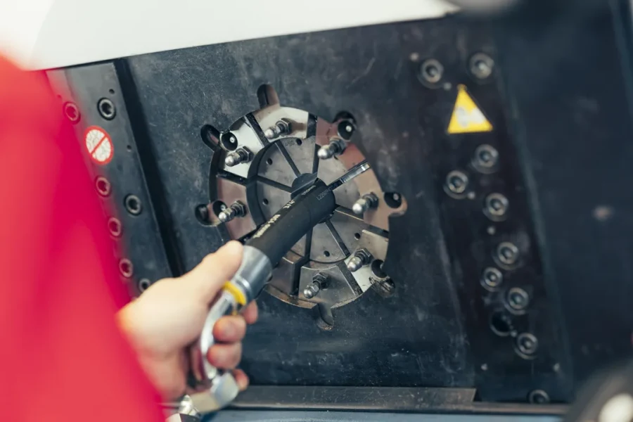 Servis hydraulických hadic s&nbsp;koncovkami - 
